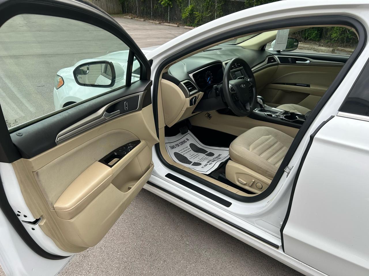 Ford Fusion SE 2014