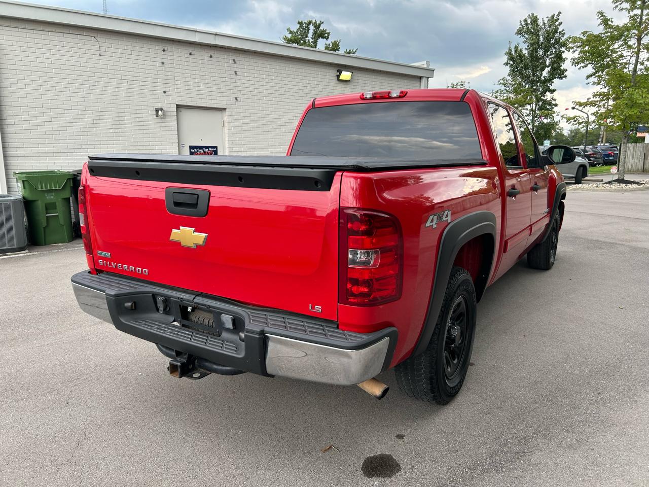 Chevrolet Silverado 1500 LS Crew Cab 4WD 2011