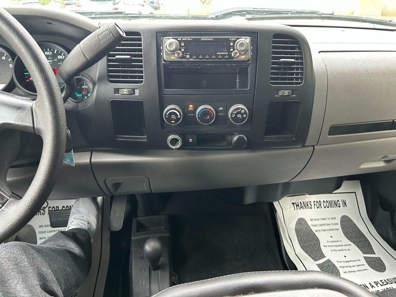 Chevrolet Silverado 1500 LS Crew Cab 4WD 2011