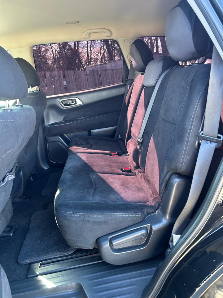 Nissan Pathfinder SV 2WD 2015