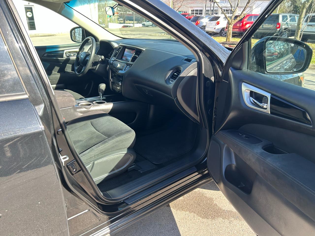 Nissan Pathfinder SV 2WD 2015