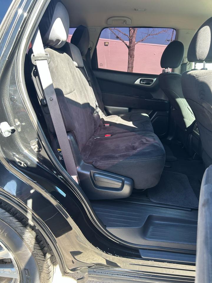 Nissan Pathfinder SV 2WD 2015