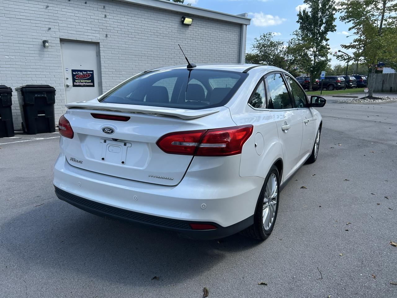 Ford Focus Titanium Sedan 2015
