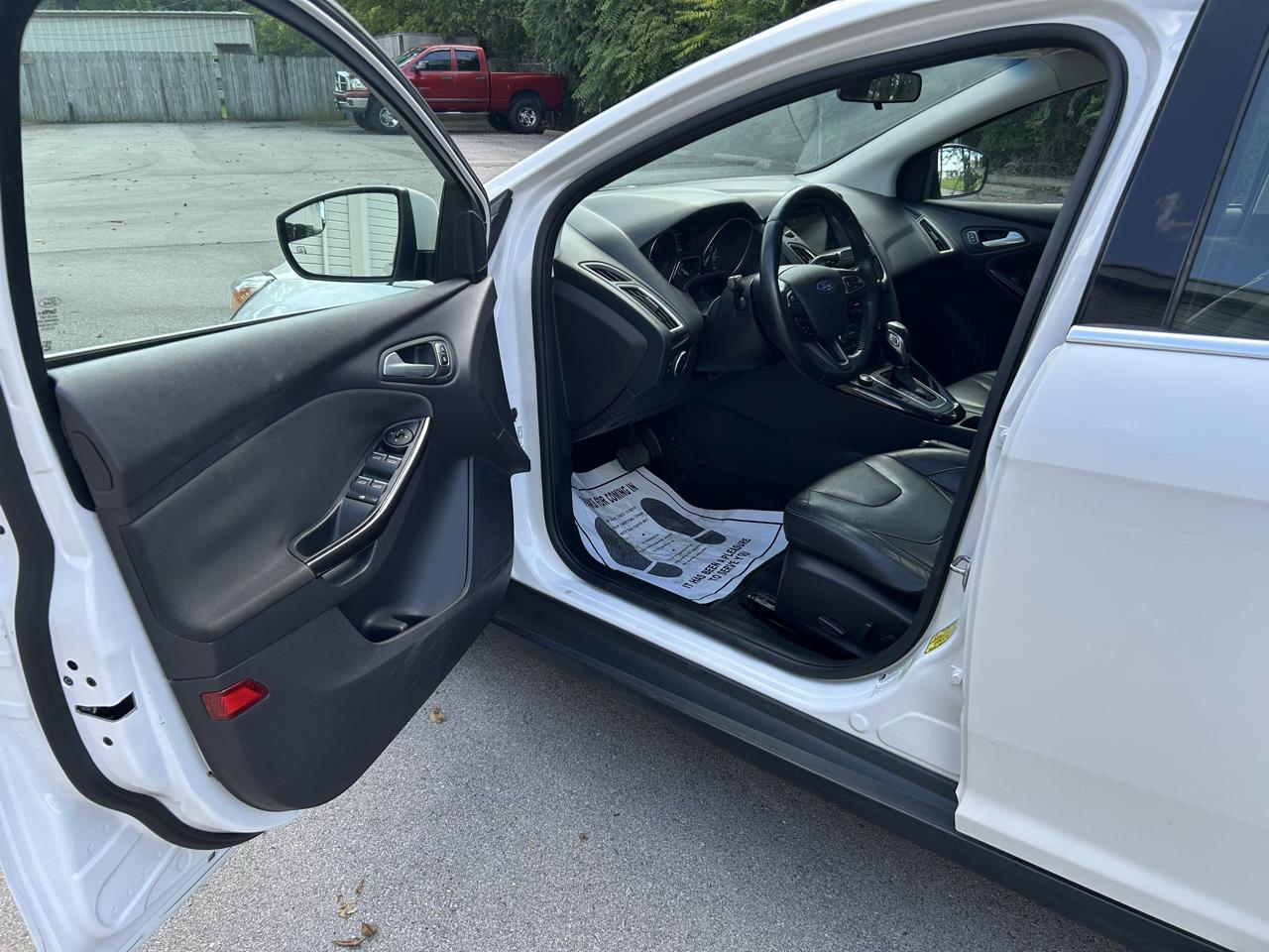 Ford Focus Titanium Sedan 2015