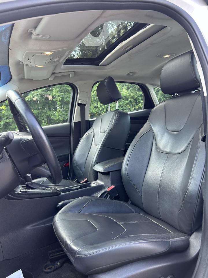 Ford Focus Titanium Sedan 2015