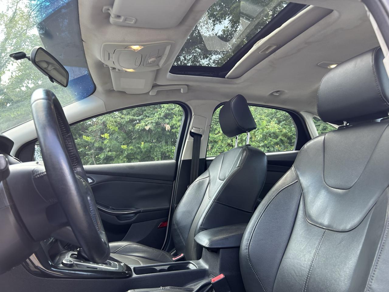Ford Focus Titanium Sedan 2015