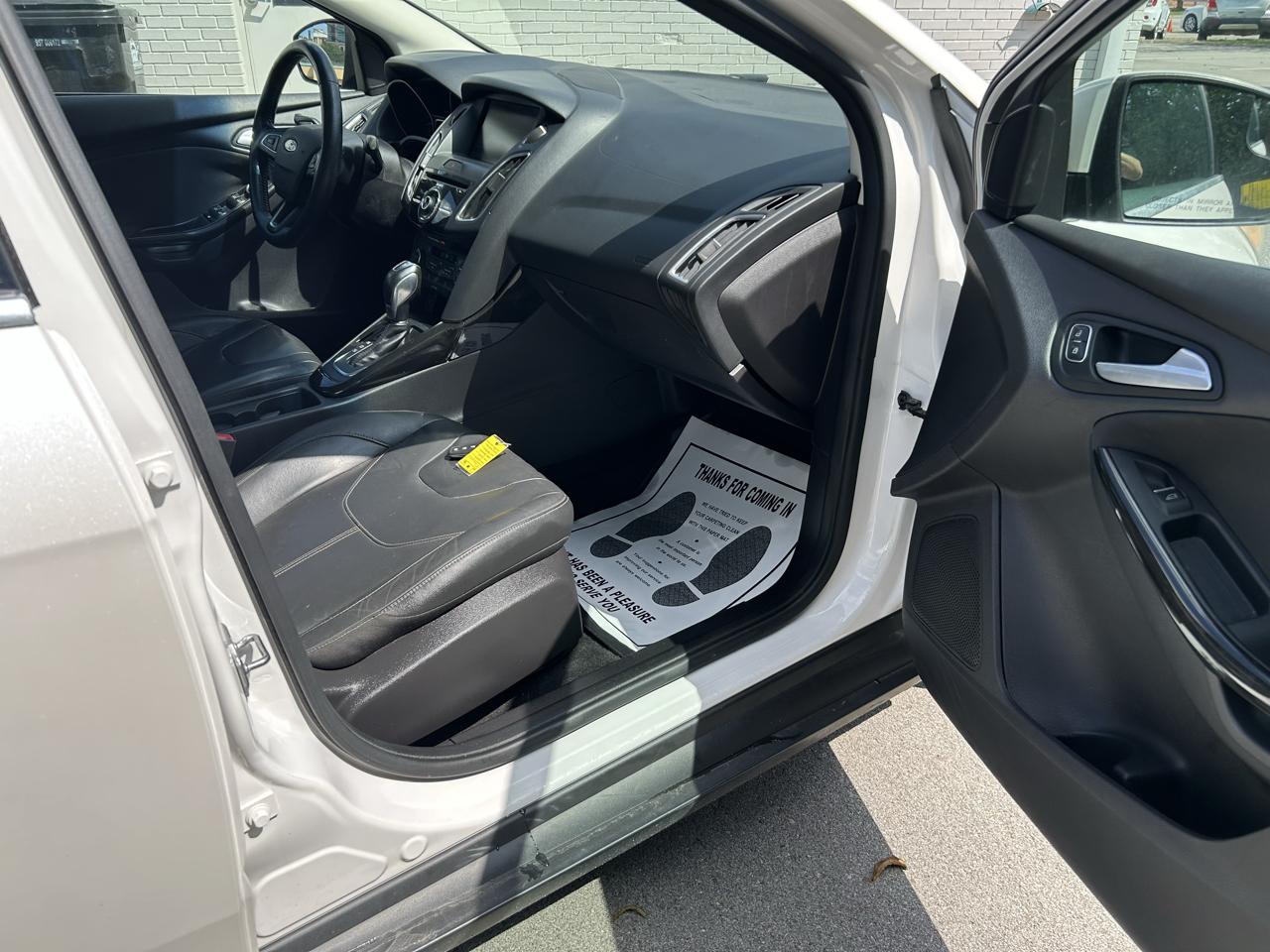 Ford Focus Titanium Sedan 2015