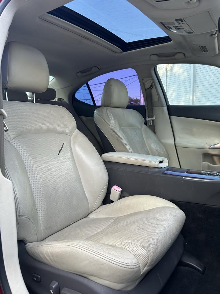 Lexus IS 250 4D Sedan AWD 2010