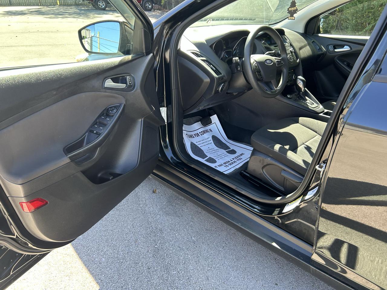 Ford Focus SE Sedan 2015