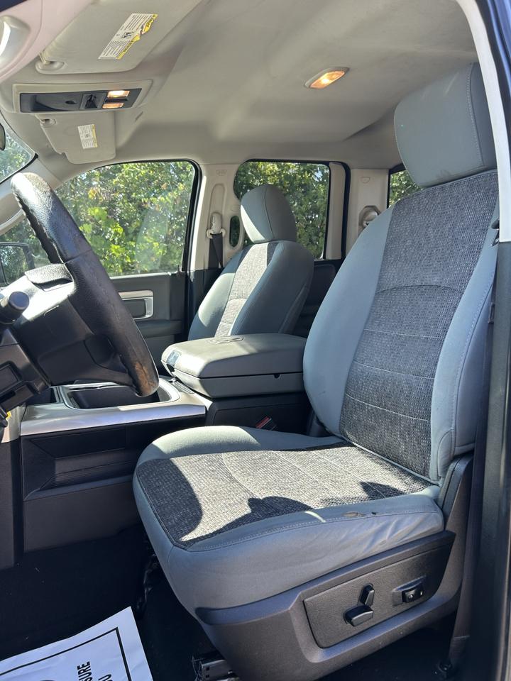 Dodge Ram 1500 SLT  2017