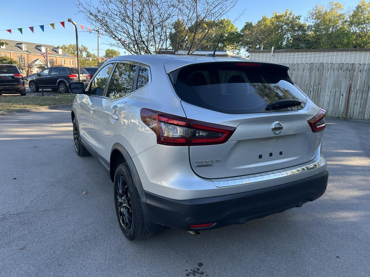 Nissan Rogue Sport S 2020