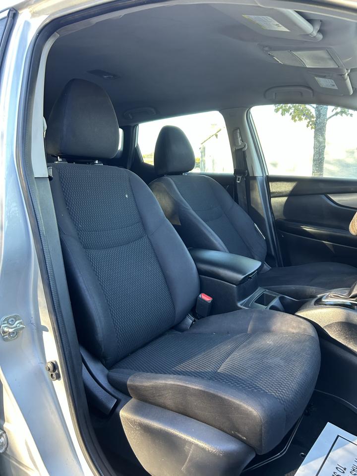Nissan Rogue Sport S 2020