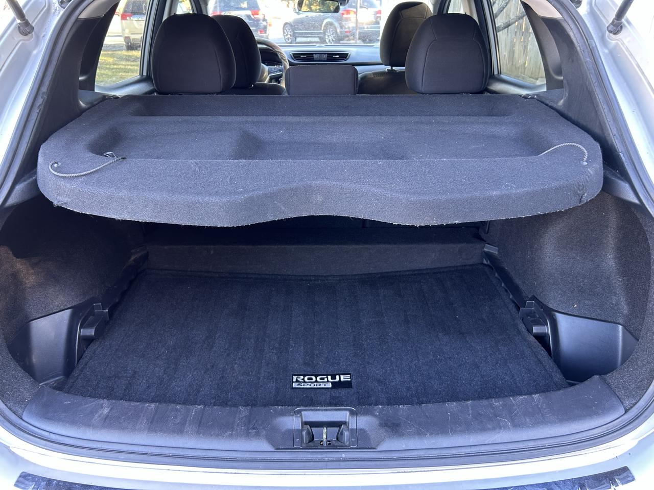 Nissan Rogue Sport S 2020