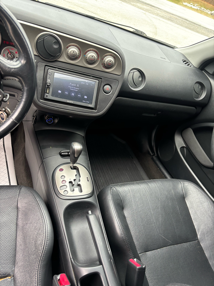 Acura RSX Coupe with 5-speed AT 2003