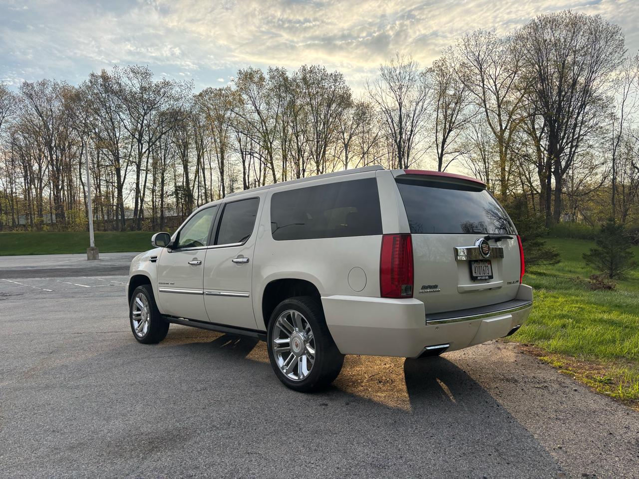 Cadillac Escalade ESV AWD Platinum 2014