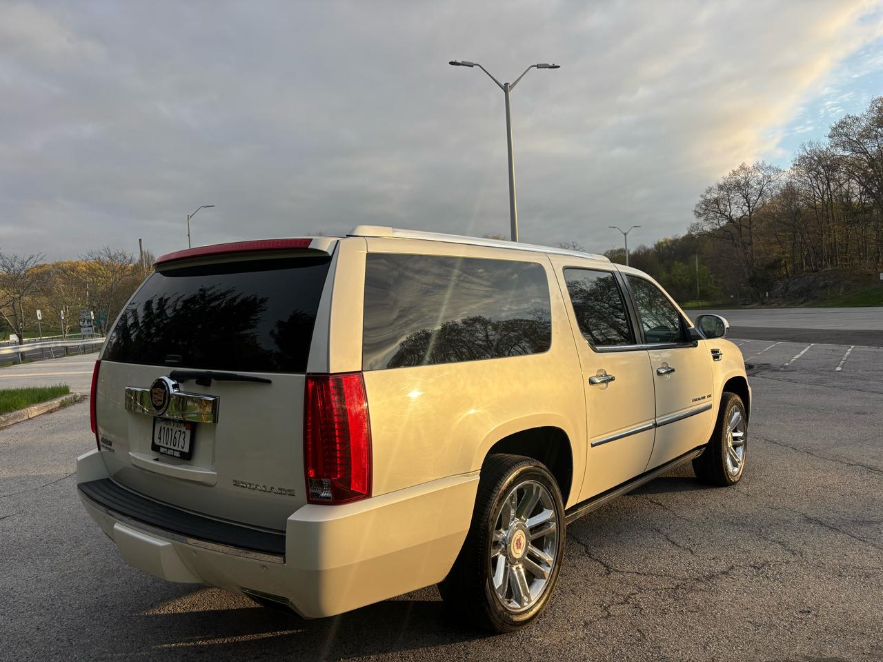 Cadillac Escalade ESV AWD Platinum 2014