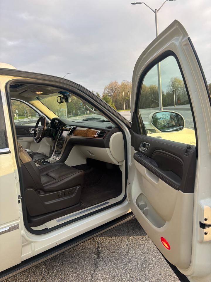 Cadillac Escalade ESV AWD Platinum 2014