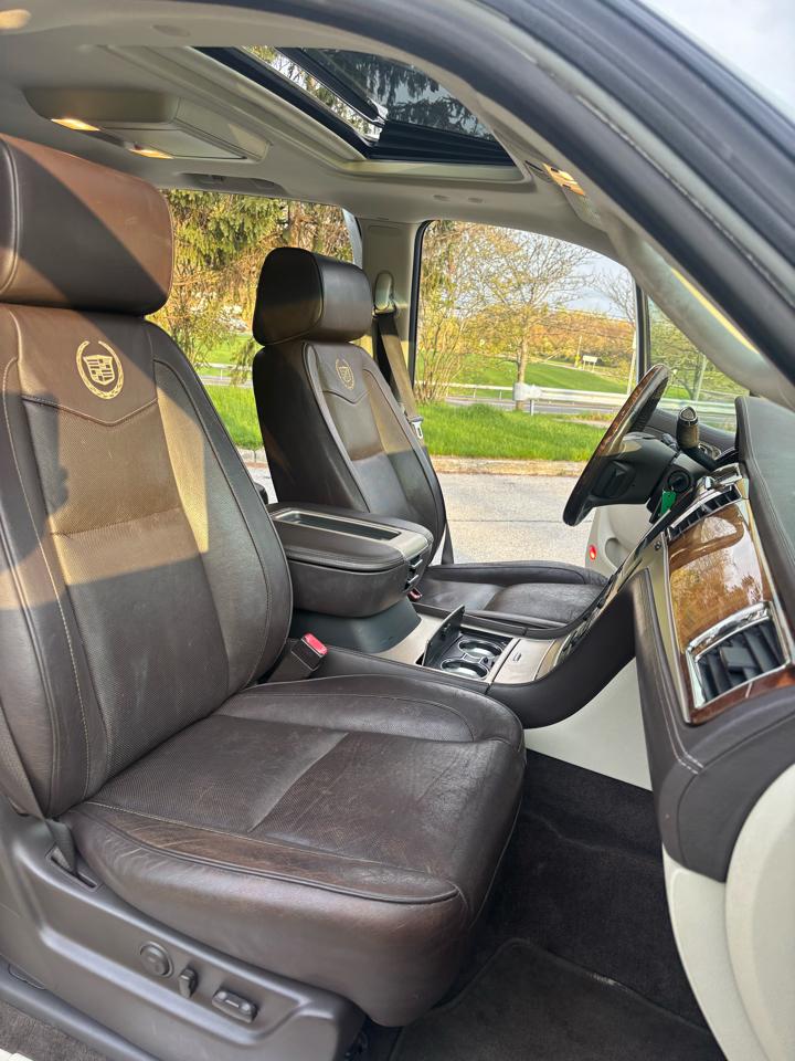 Cadillac Escalade ESV AWD Platinum 2014