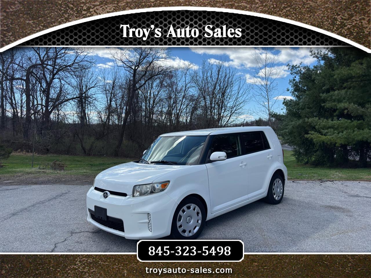 Scion xB 5-Door Wagon 4-Spd AT 2014