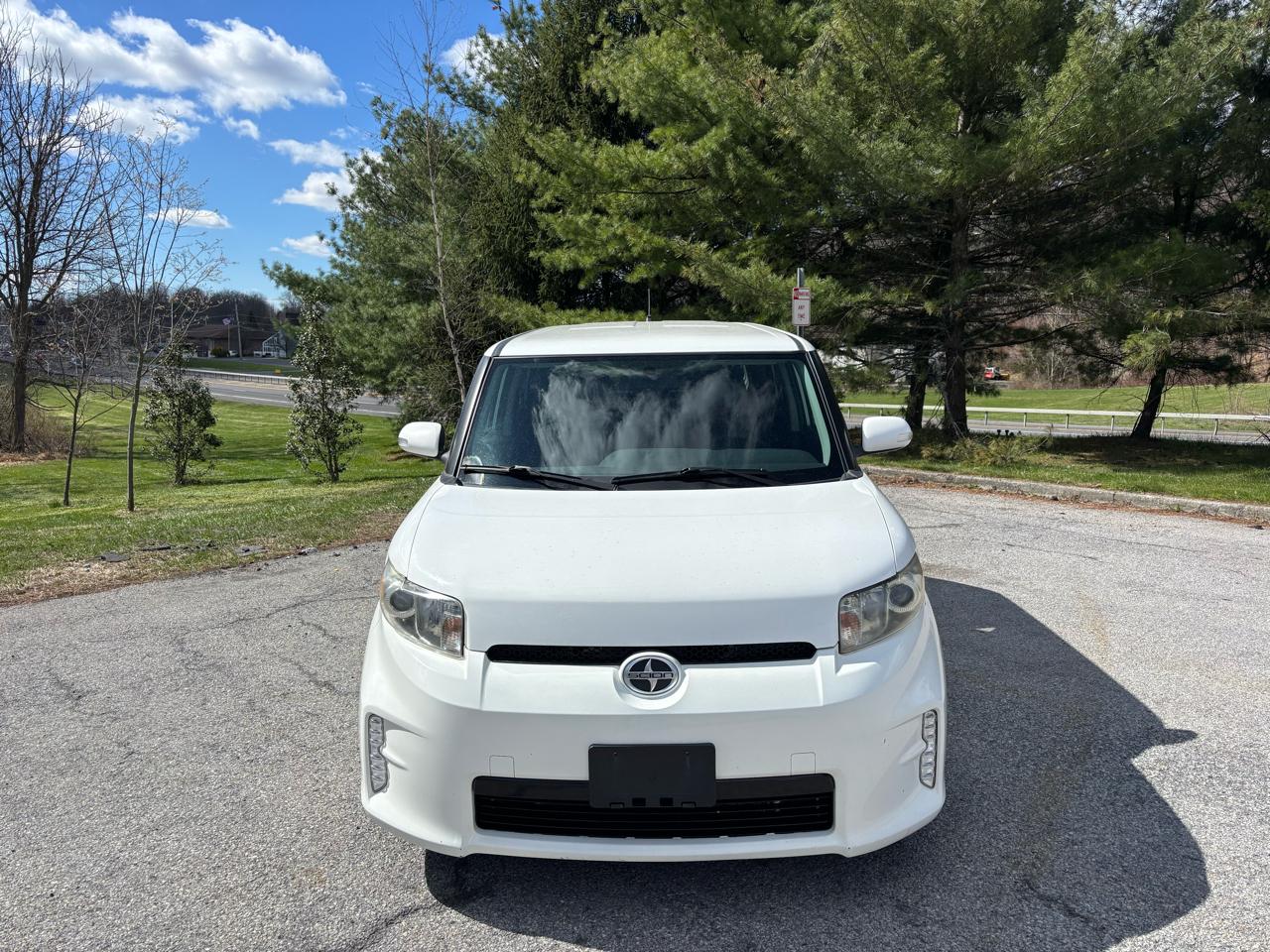 Scion xB 5-Door Wagon 4-Spd AT 2014