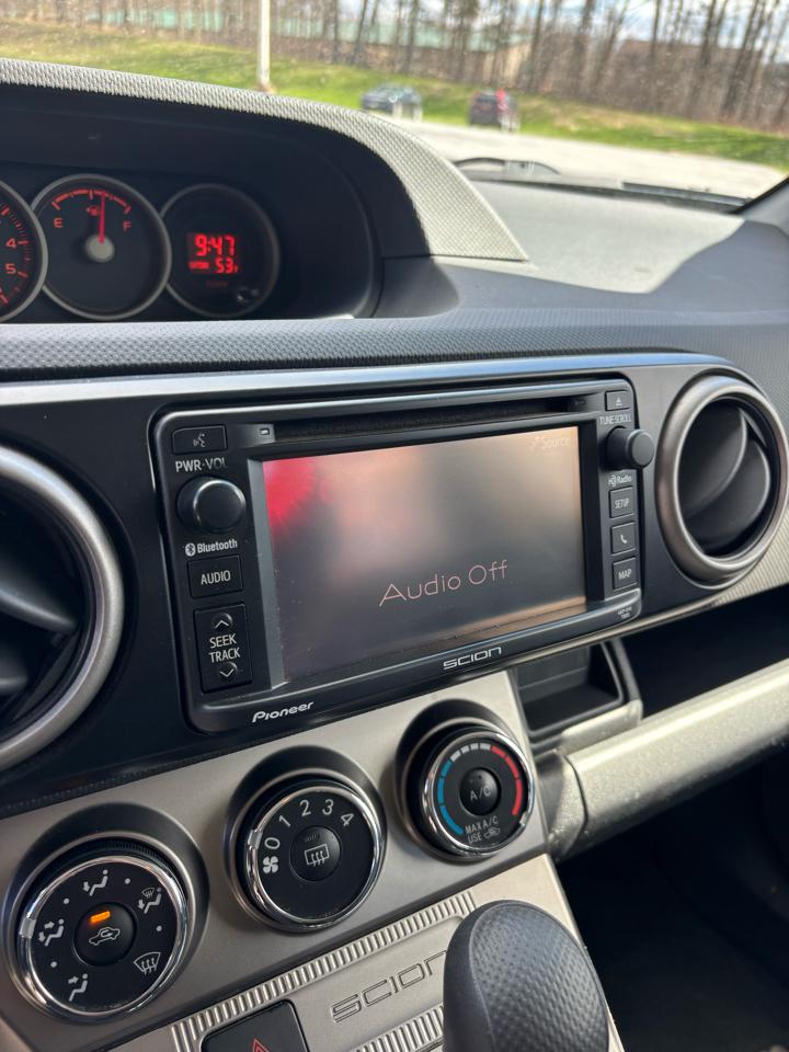 Scion xB 5-Door Wagon 4-Spd AT 2014