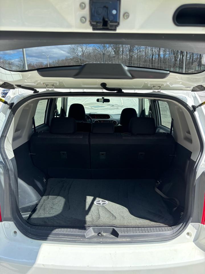 Scion xB 5-Door Wagon 4-Spd AT 2014