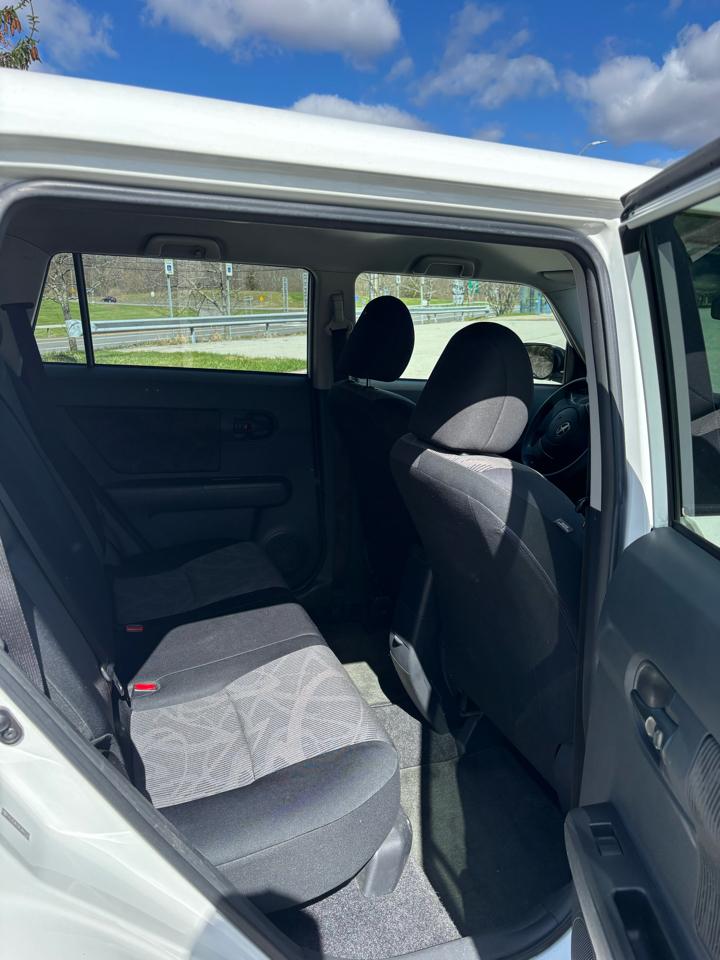 Scion xB 5-Door Wagon 4-Spd AT 2014