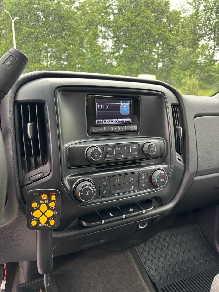 Chevrolet Silverado 1500 Regular Cab Short Bed 4WD 2015