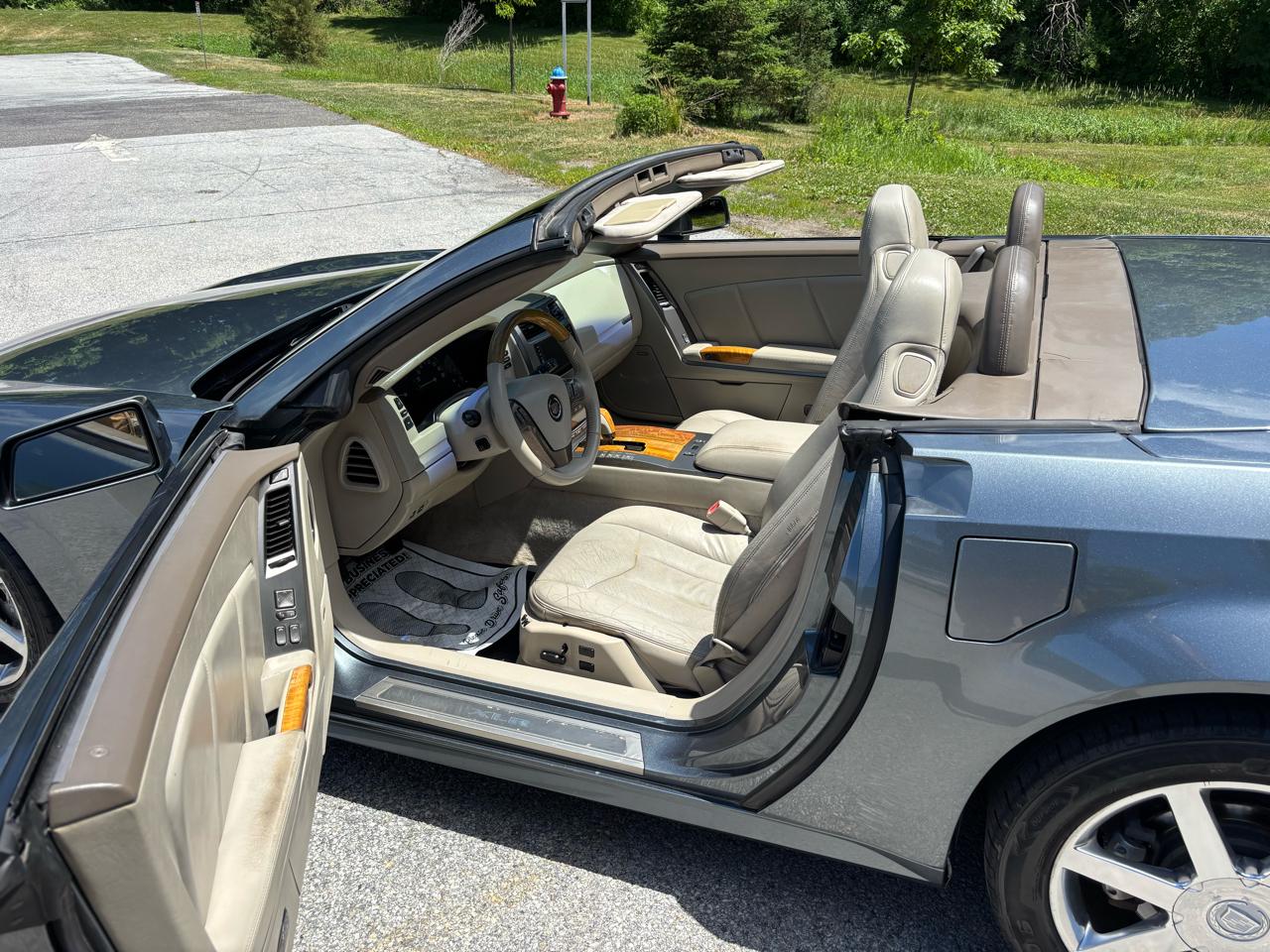 Cadillac XLR Convertible 2004