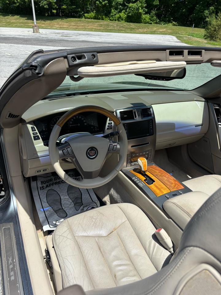 Cadillac XLR Convertible 2004