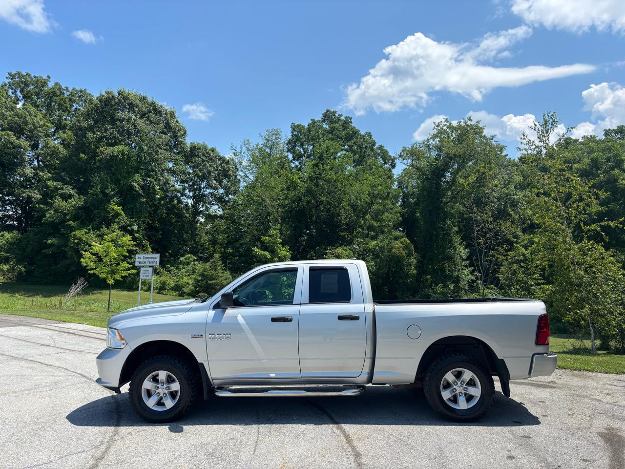 RAM 1500 Express 4x4 Quad Cab 6'4" Box 2017