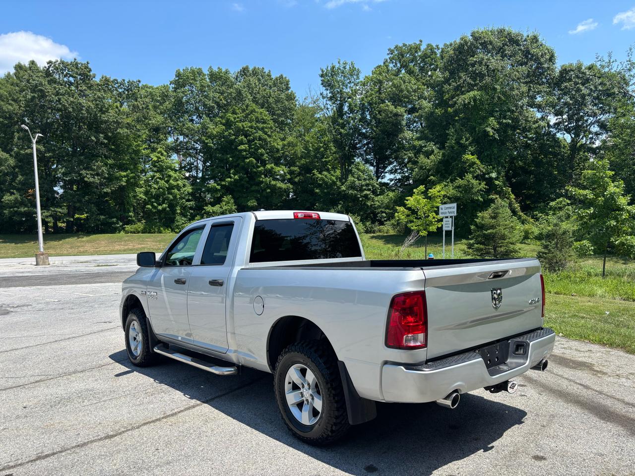 RAM 1500 Express 4x4 Quad Cab 6'4" Box 2017