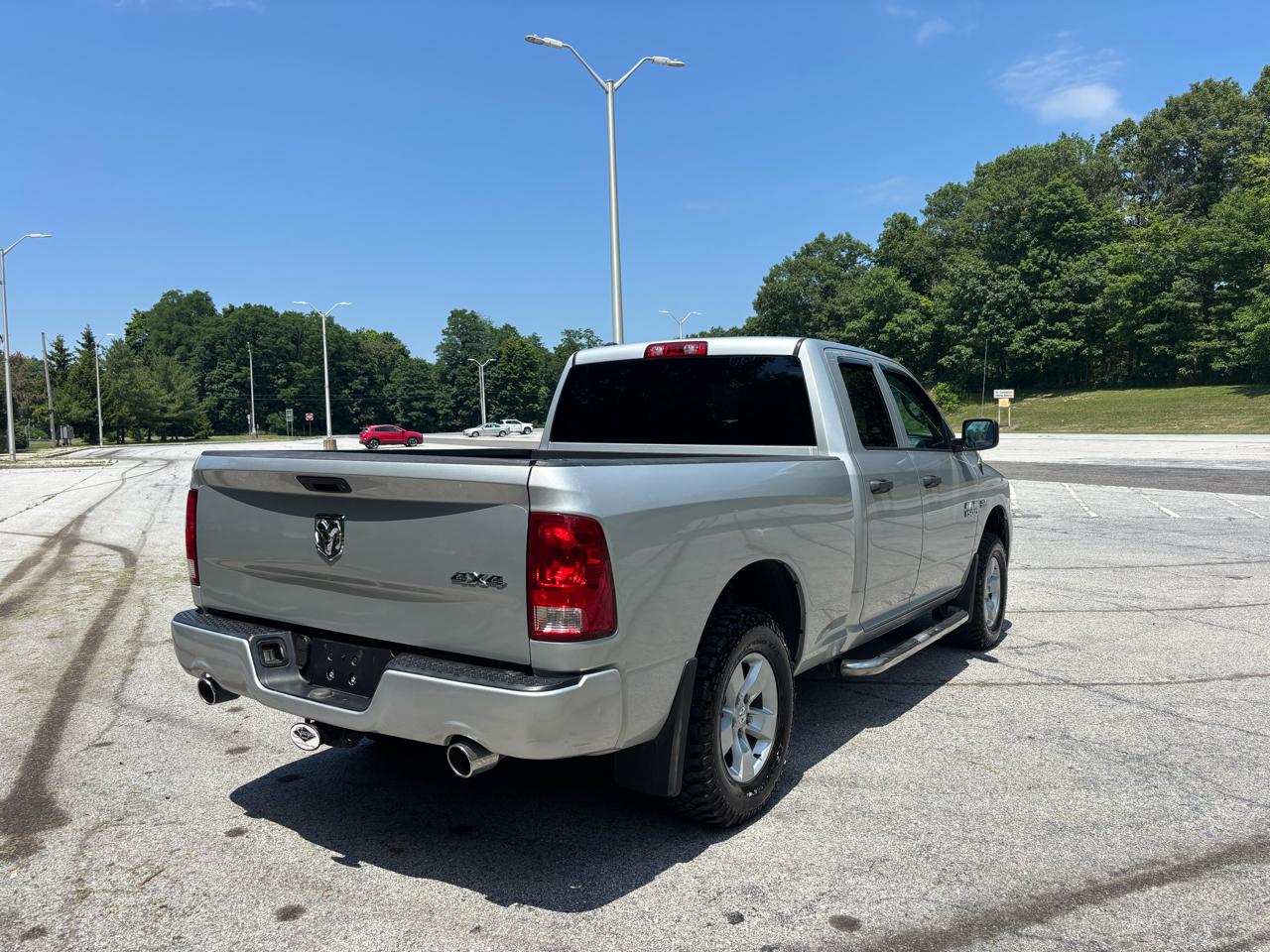 RAM 1500 Express 4x4 Quad Cab 6'4" Box 2017