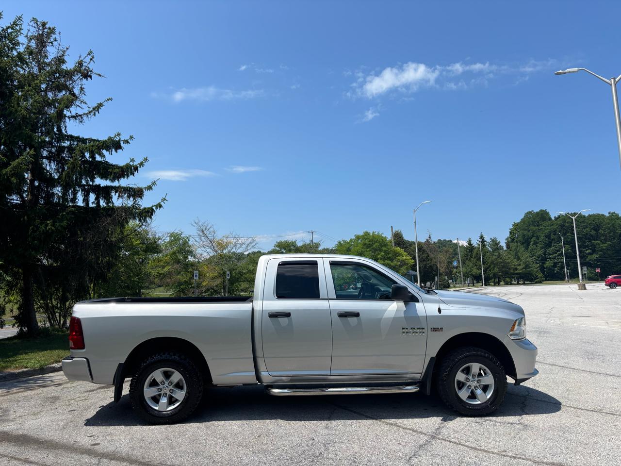RAM 1500 Express 4x4 Quad Cab 6'4" Box 2017