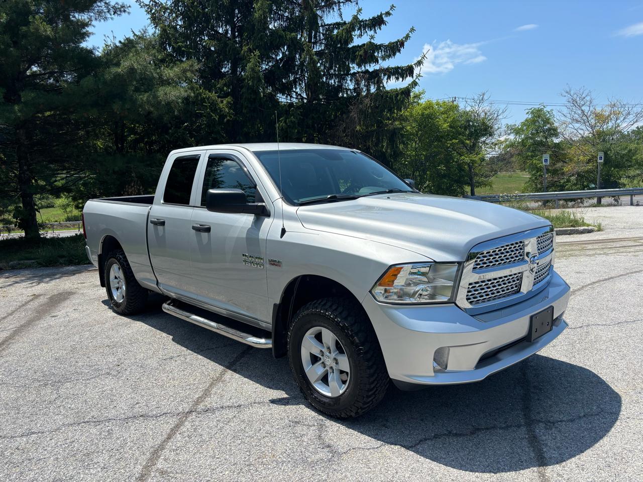 RAM 1500 Express 4x4 Quad Cab 6'4" Box 2017