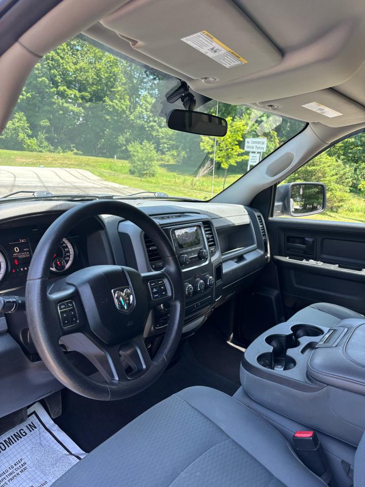 RAM 1500 Express 4x4 Quad Cab 6'4" Box 2017