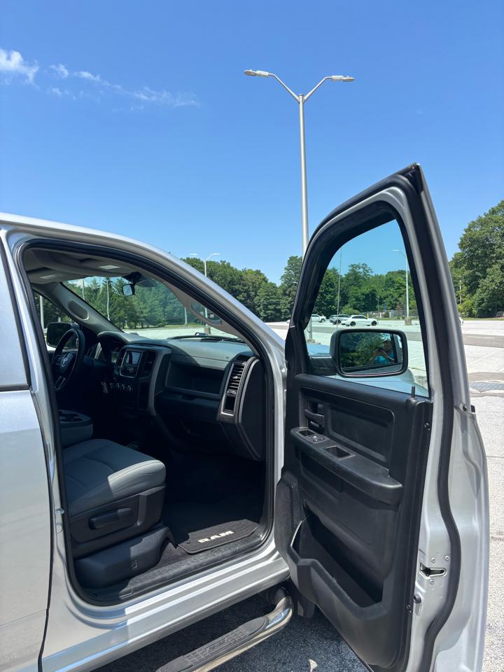 RAM 1500 Express 4x4 Quad Cab 6'4" Box 2017