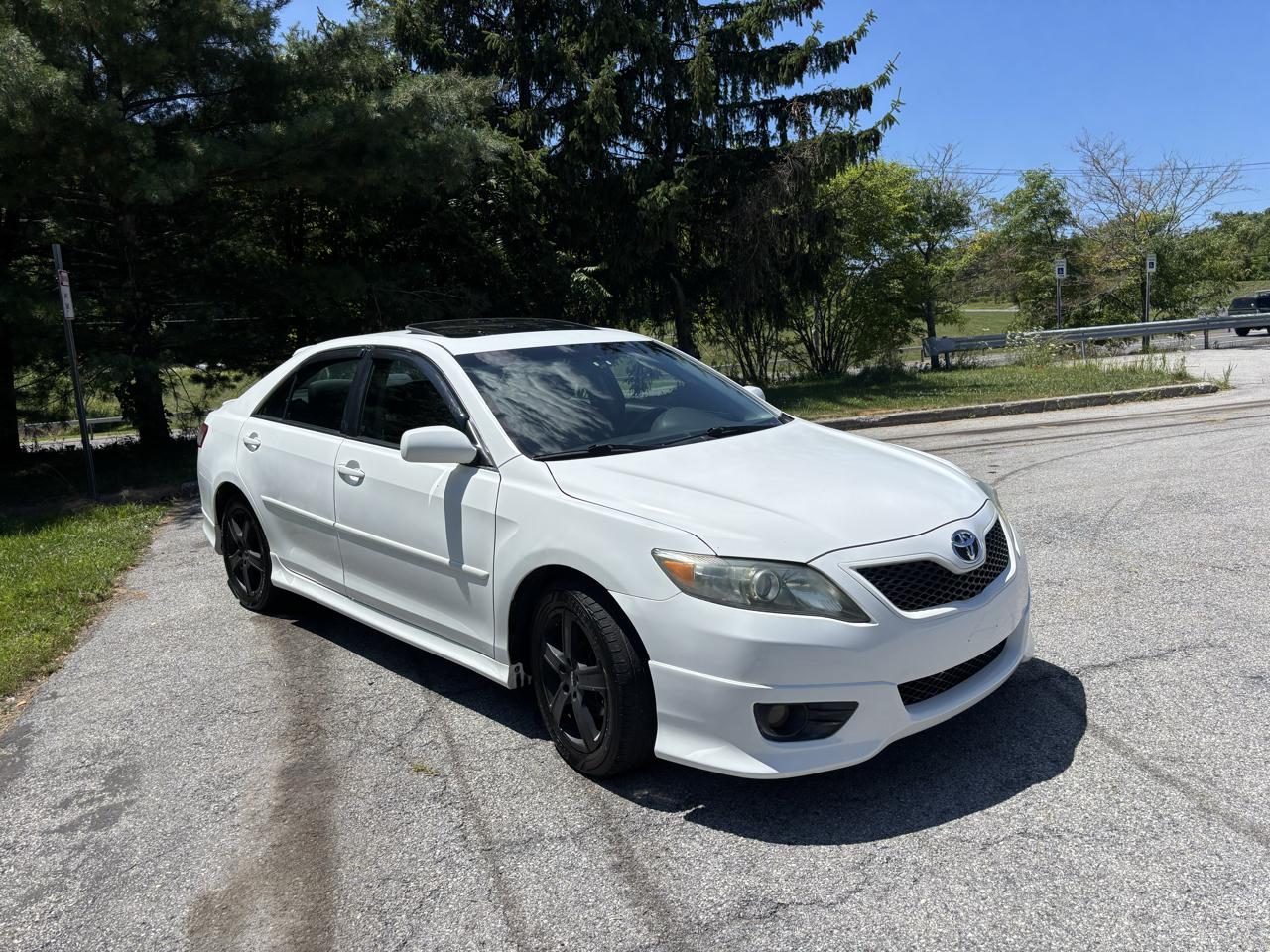 Toyota Camry Base 6-Spd AT 2011