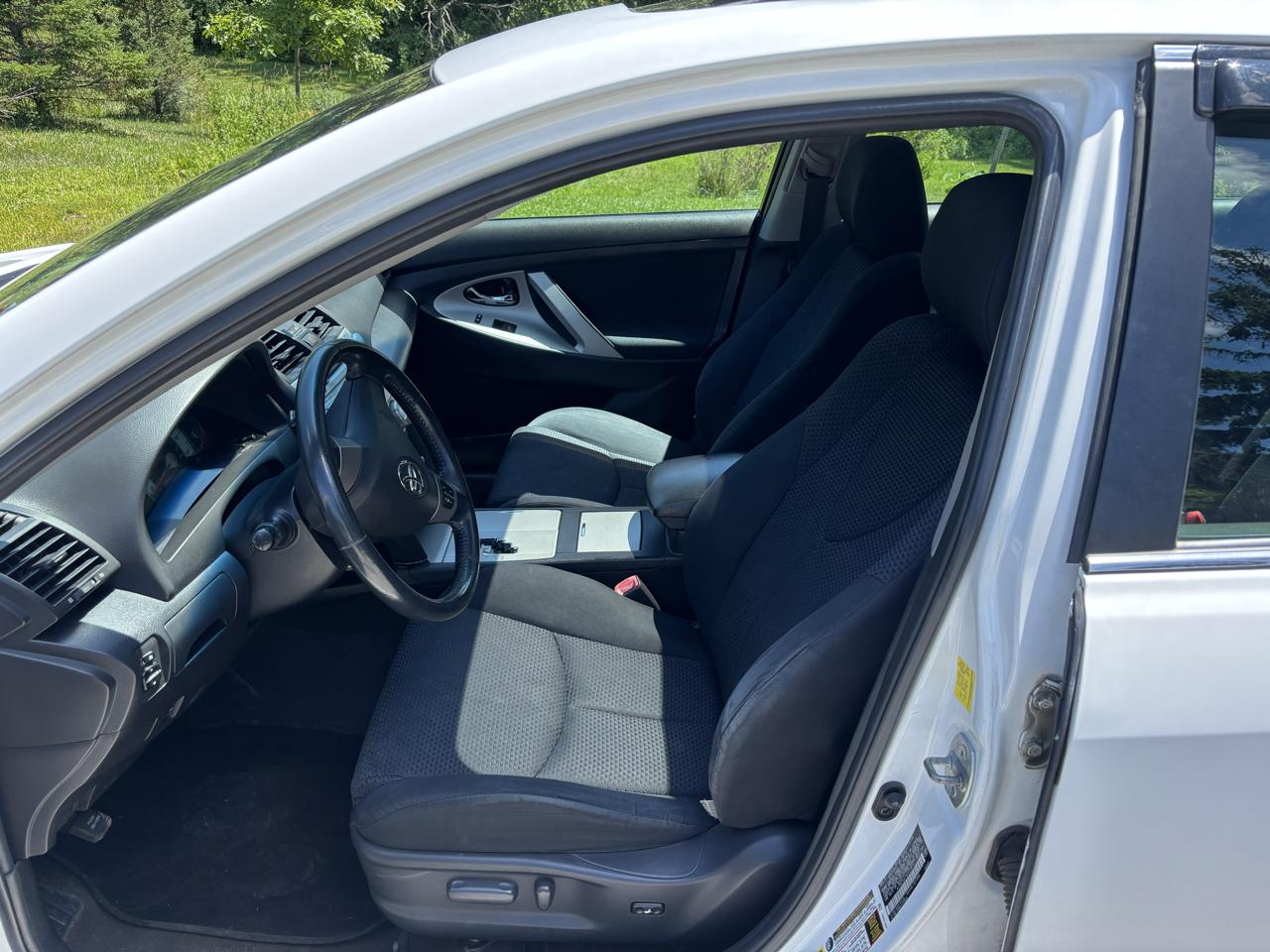 Toyota Camry Base 6-Spd AT 2011