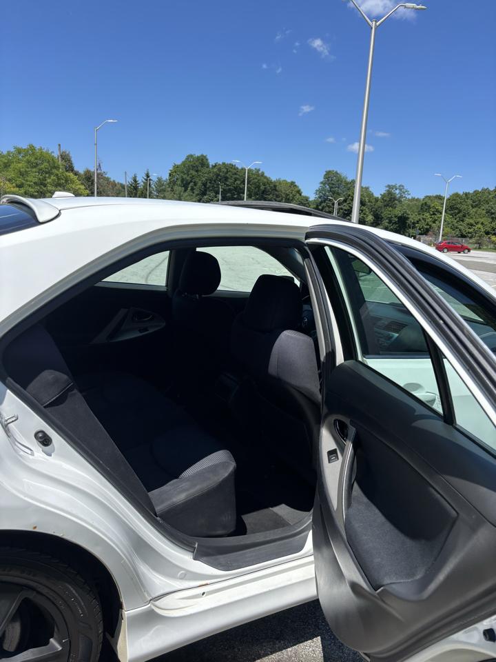 Toyota Camry Base 6-Spd AT 2011