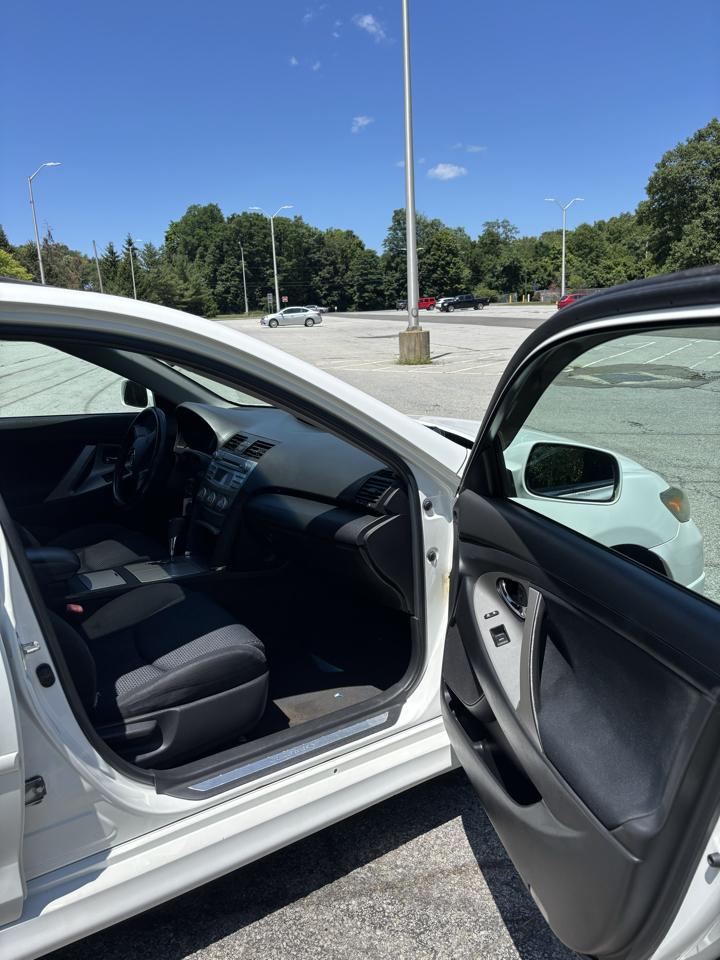 Toyota Camry Base 6-Spd AT 2011