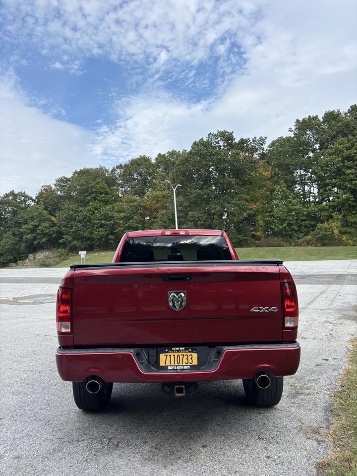 RAM 1500 4WD Quad Cab 140.5" Express 2013