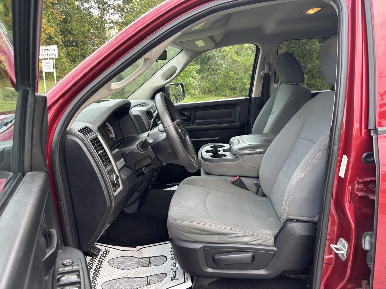 RAM 1500 4WD Quad Cab 140.5" Express 2013