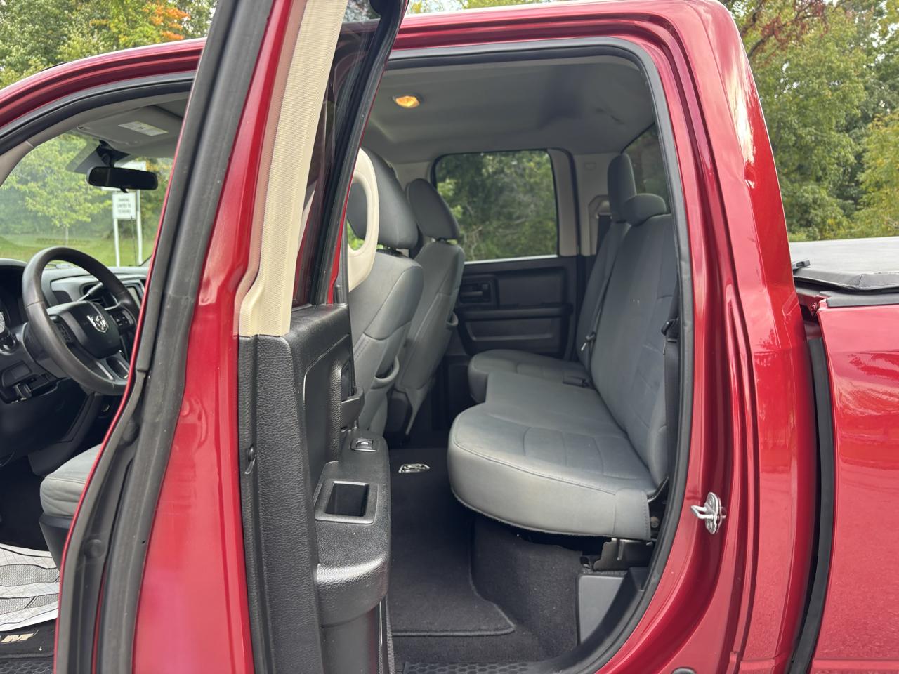RAM 1500 4WD Quad Cab 140.5" Express 2013