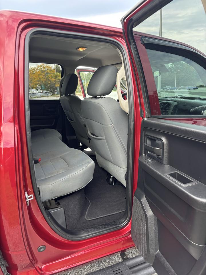 RAM 1500 4WD Quad Cab 140.5" Express 2013