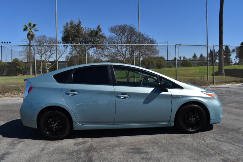 Toyota Prius Two 2015 Toyota Prius Two 2015