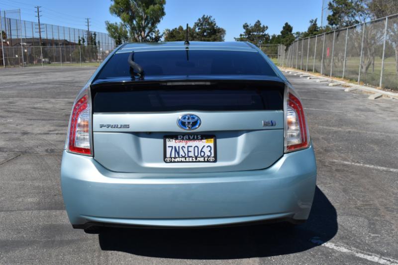Toyota Prius Two 2015 Toyota Prius Two 2015