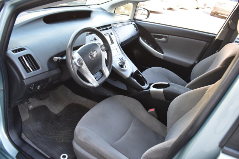 Toyota Prius Two 2015 Toyota Prius Two 2015