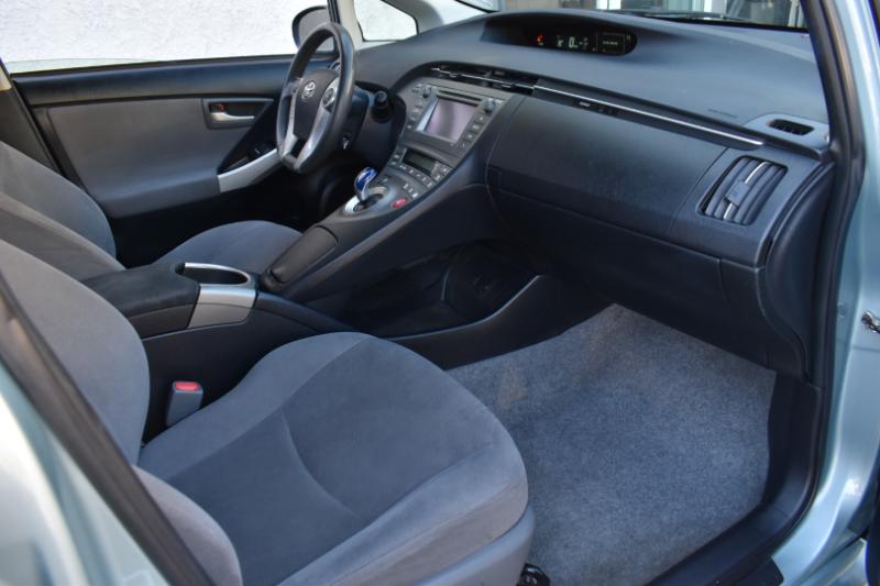 Toyota Prius Two 2015 Toyota Prius Two 2015
