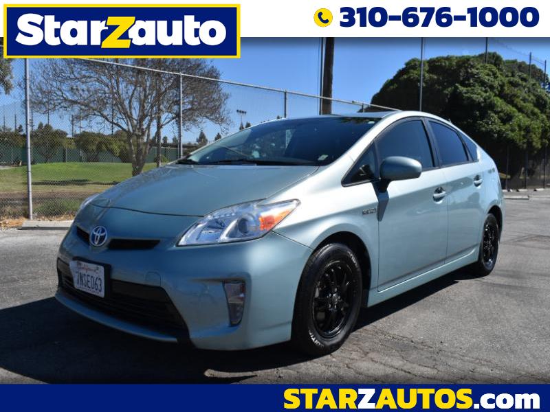 Toyota Prius Two 2015 Toyota Prius Two 2015
